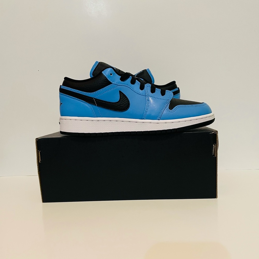 Nike Air Jordan 1 Low Size 7 Men/GS or 8.5 Women